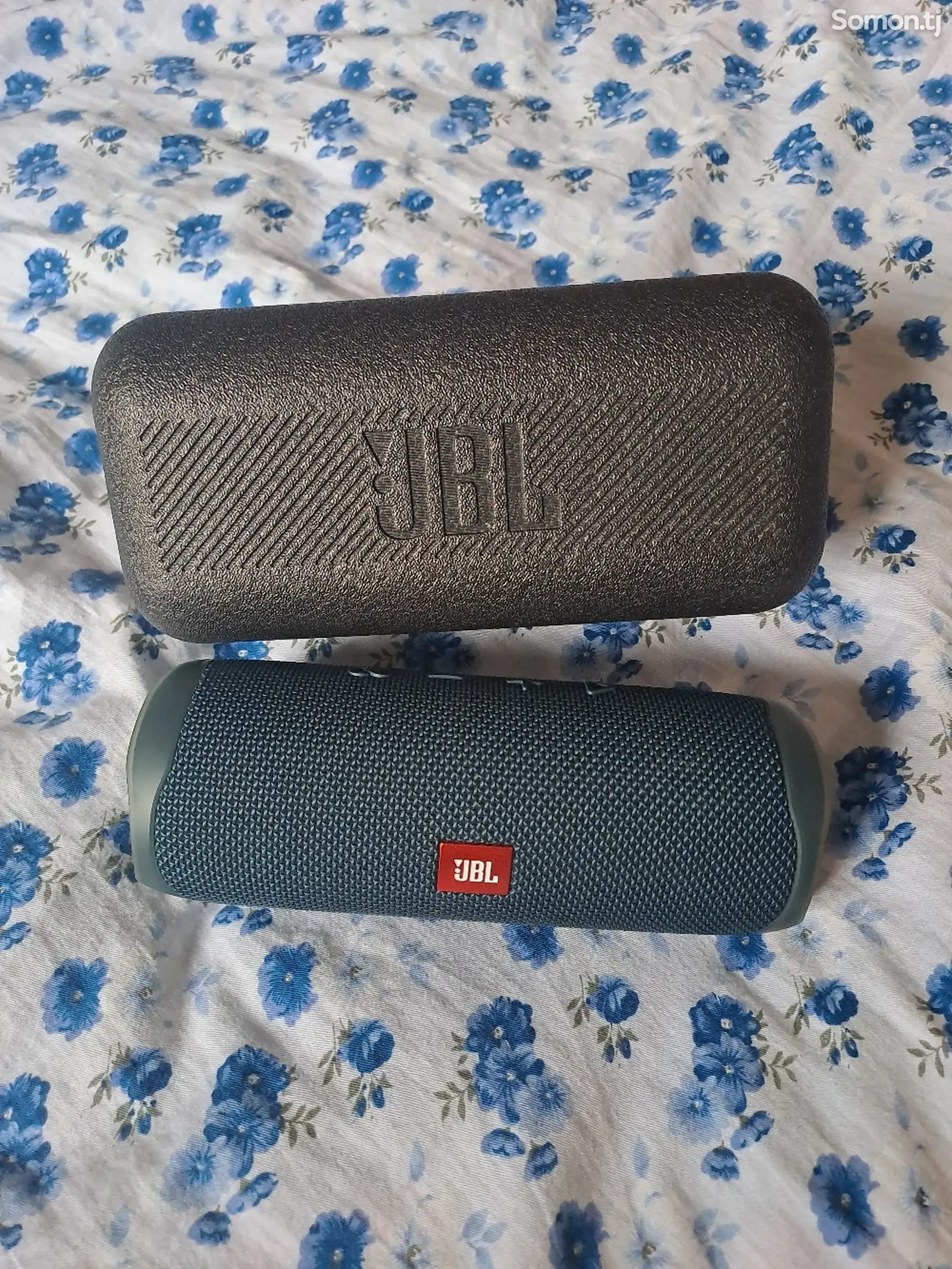 Портативная колонка JBL