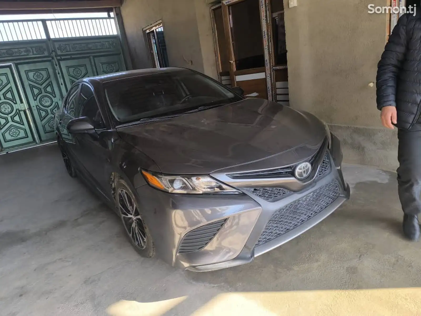 Toyota Camry, 2018-1