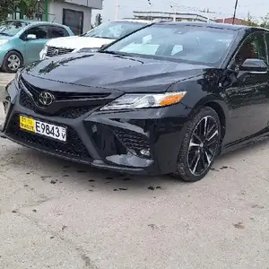 Toyota Camry, 2018