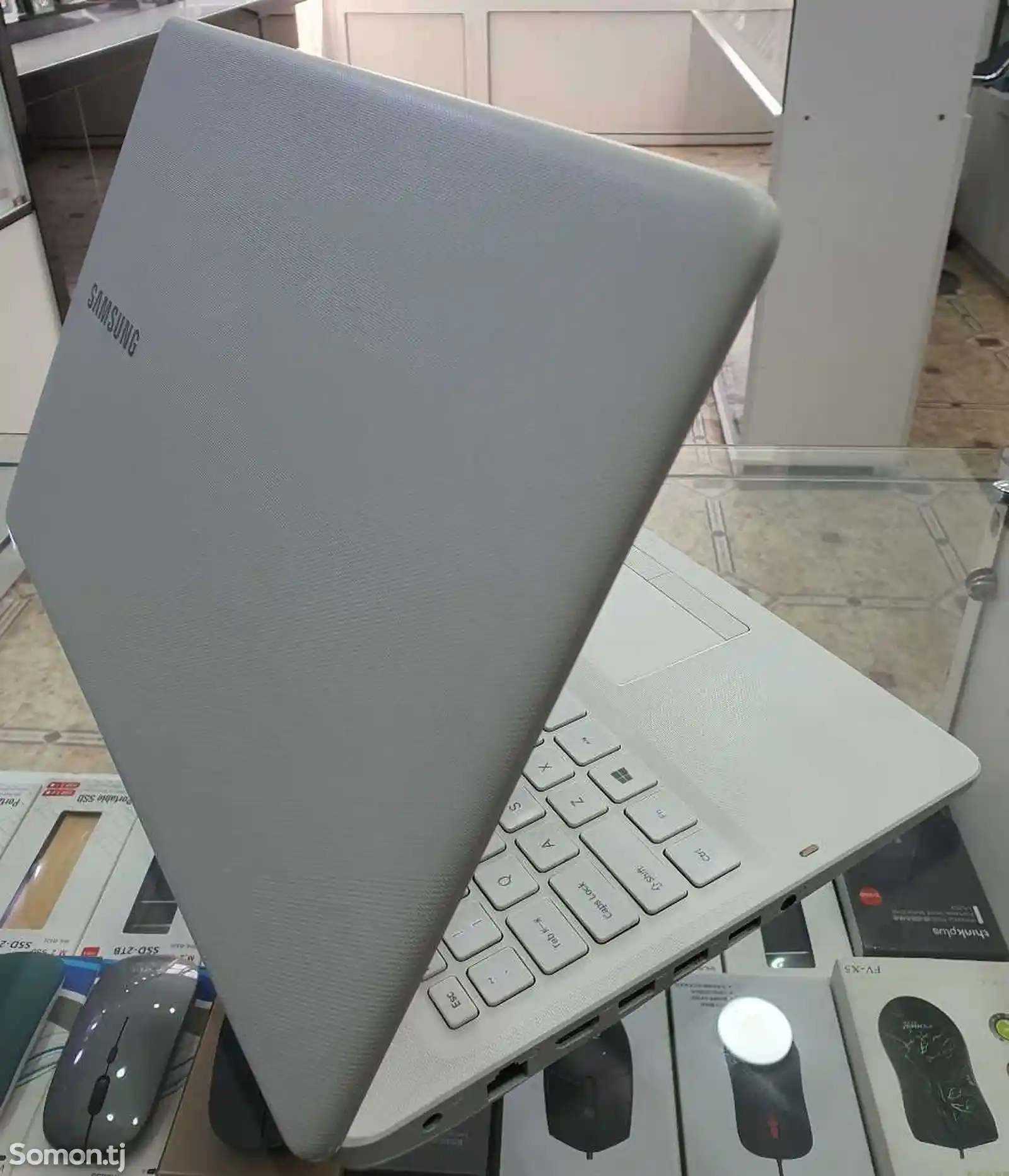 Ноутбук Samsung Core I5 7gen 8gb/256ssd-4