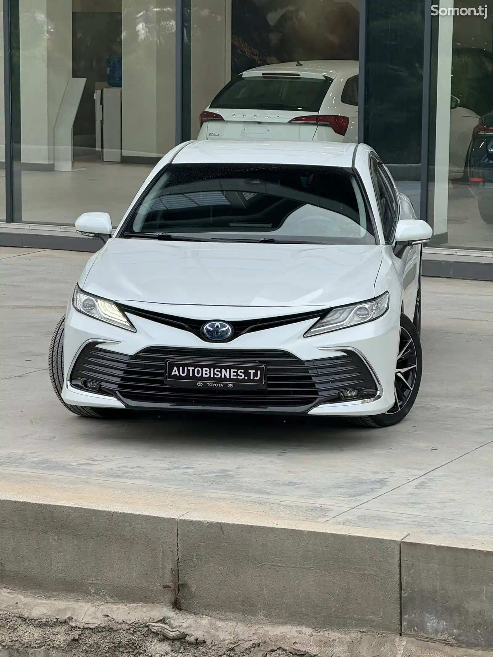 Toyota Camry, 2018-1