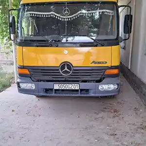 Бортовой грузовик Mersedes Benz Atego 815, 2001