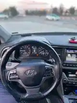 Hyundai Elantra, 2017-6