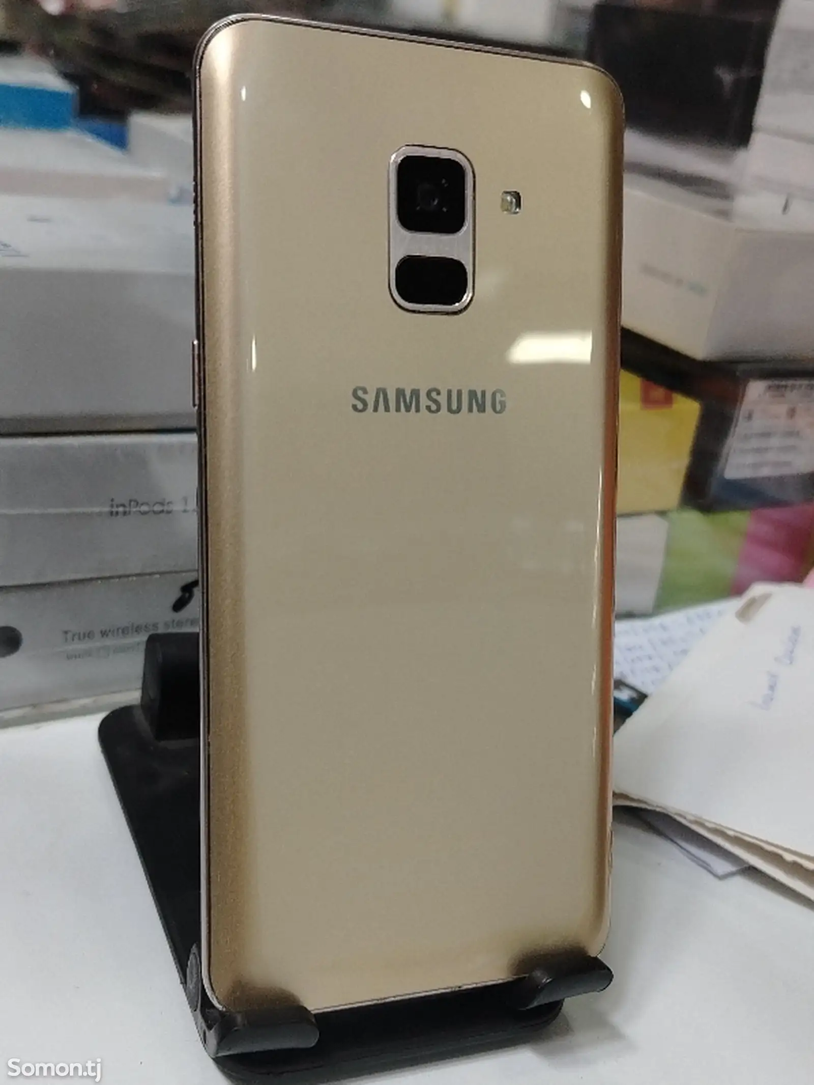 Samsung Galaxy A8-1