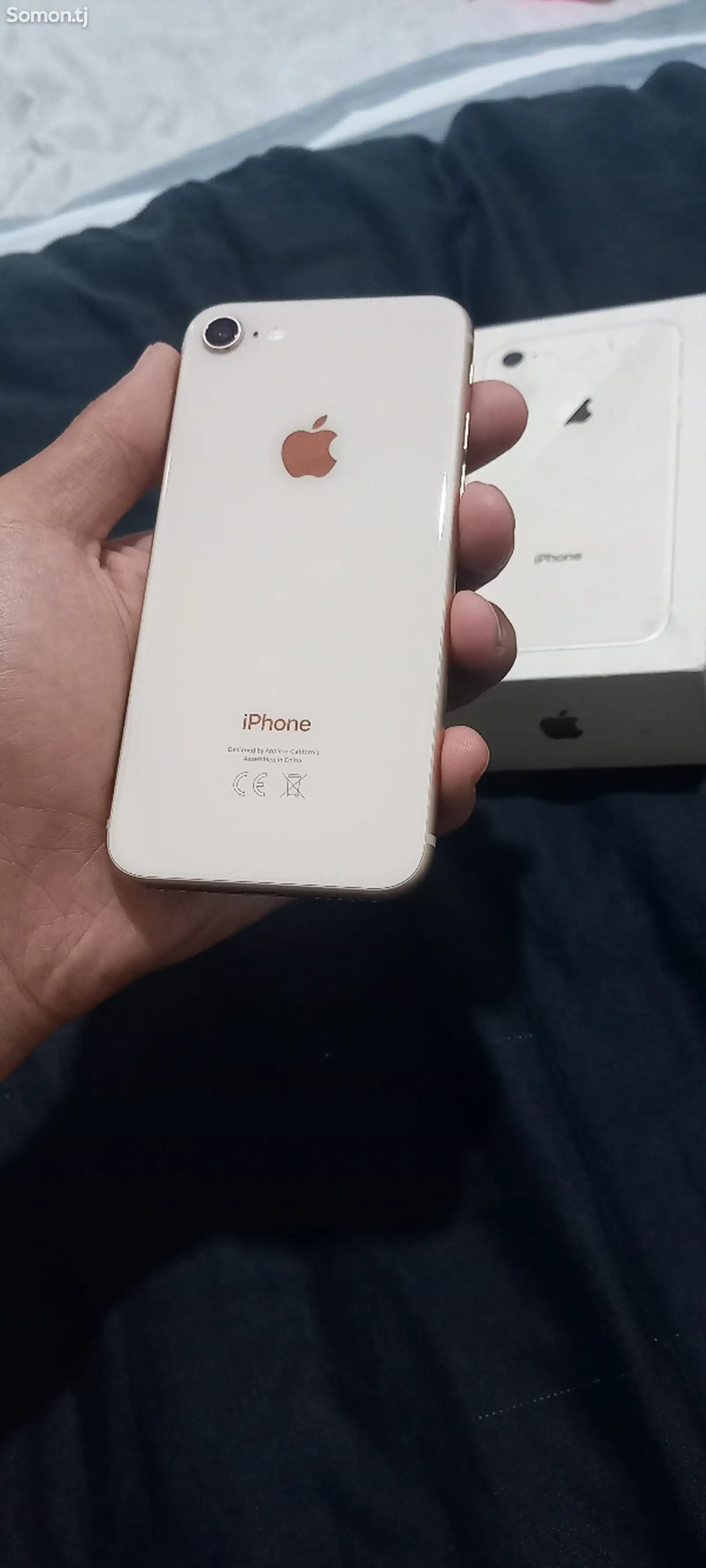 Apple iPhone 8, 64 gb, Gold-1