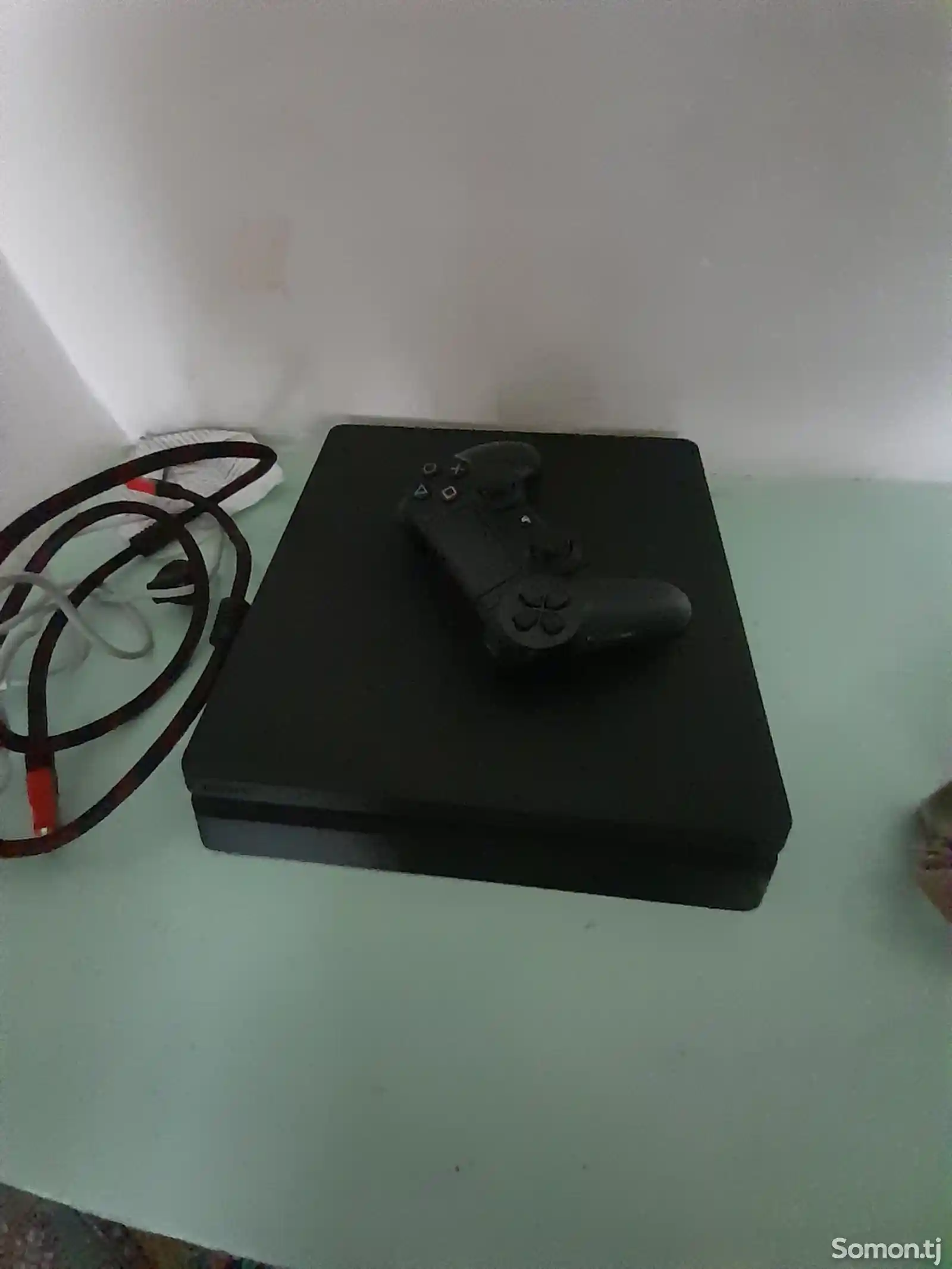 Игровая приставка Sony PlayStation 4 slim-1