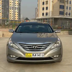 Hyundai Sonata, 2010