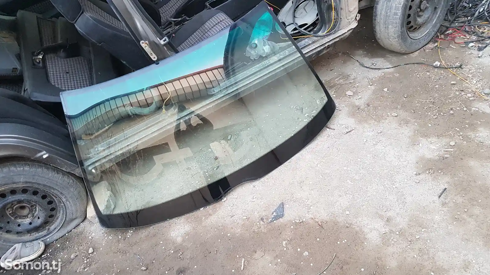 Лобовое стекло от Mercedes-Benz w124-5