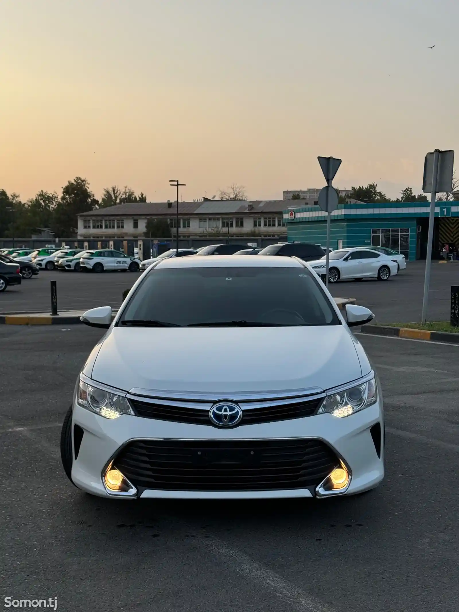 Toyota Camry, 2015-3