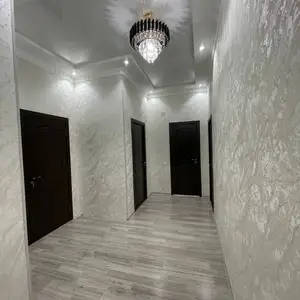 2-комн. квартира, 1 этаж, 65 м², 8 мкр