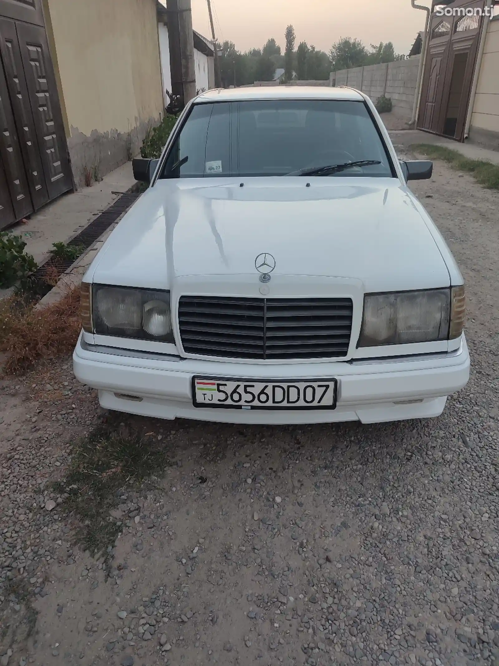 Mercedes-Benz W124, 1990-4