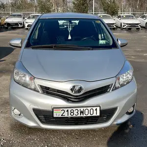 Toyota Vitz, 2011