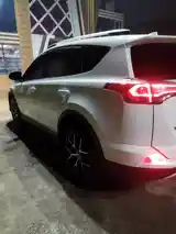 Toyota RAV 4, 2017-6