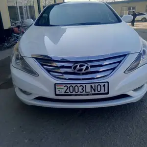 Hyundai Sonata, 2011