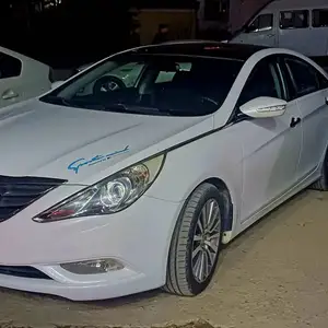 Hyundai Sonata, 2010