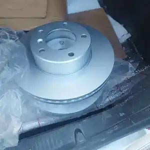 Передний опорный диск на Mercedes-Benz