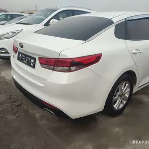 Kia K5, 2016