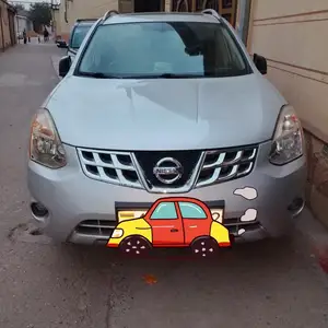 Nissan Rogue, 2011