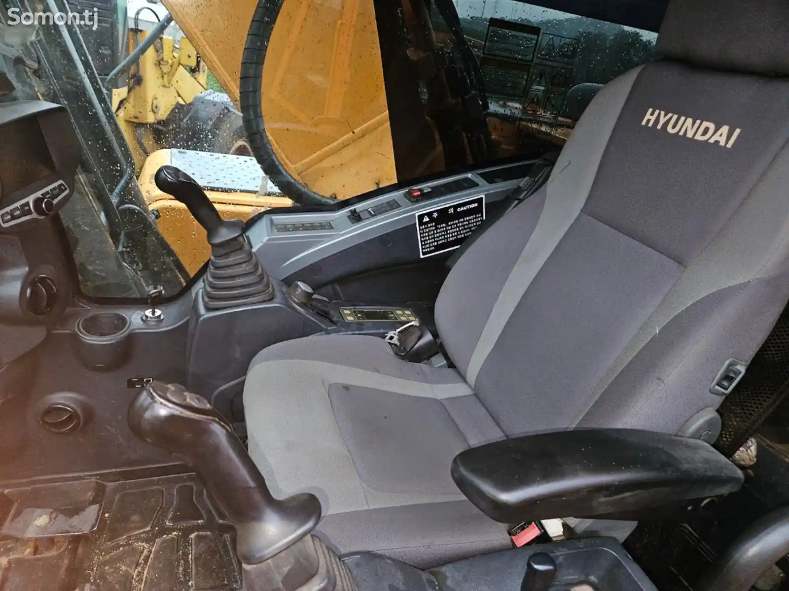 Экскаватор Hyundai R220LC-9