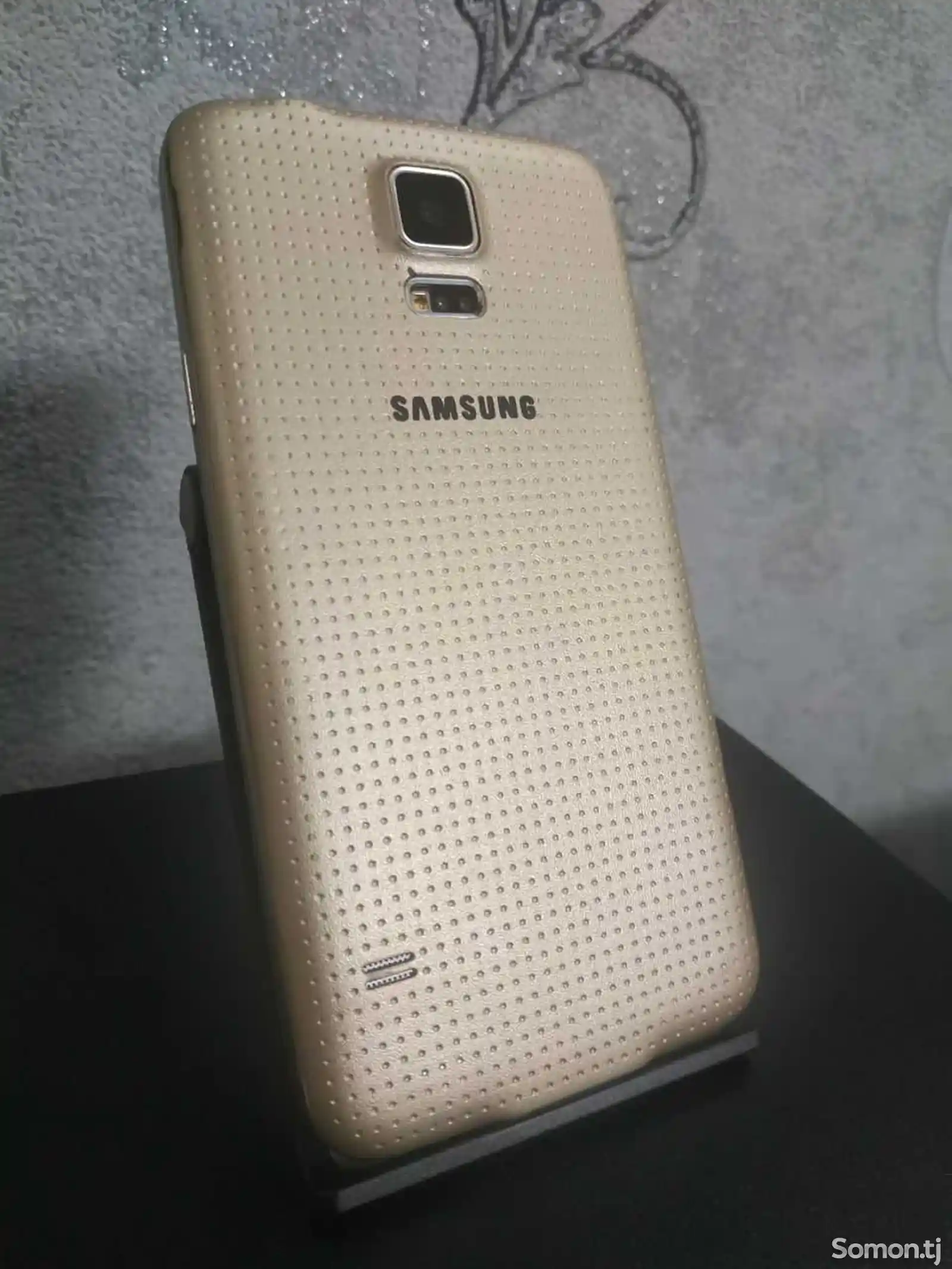 Samsung Galaxy S5, Gold-2
