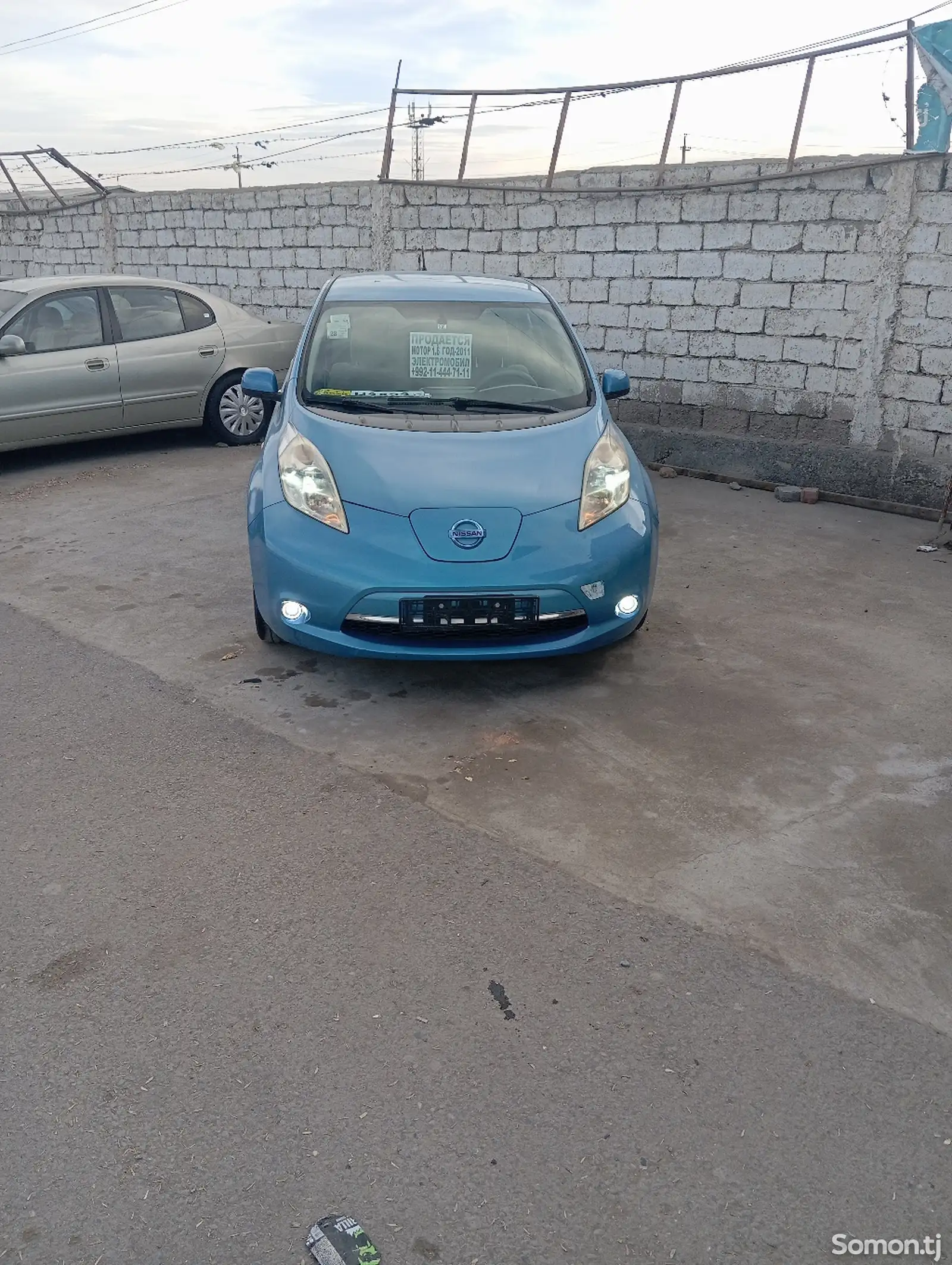 Nissan Leaf, 2011-1