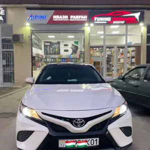 Toyota Camry, 2017