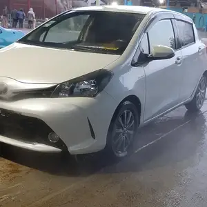 Toyota Vitz, 2015