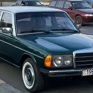 Mercedes-Benz W124, 1982