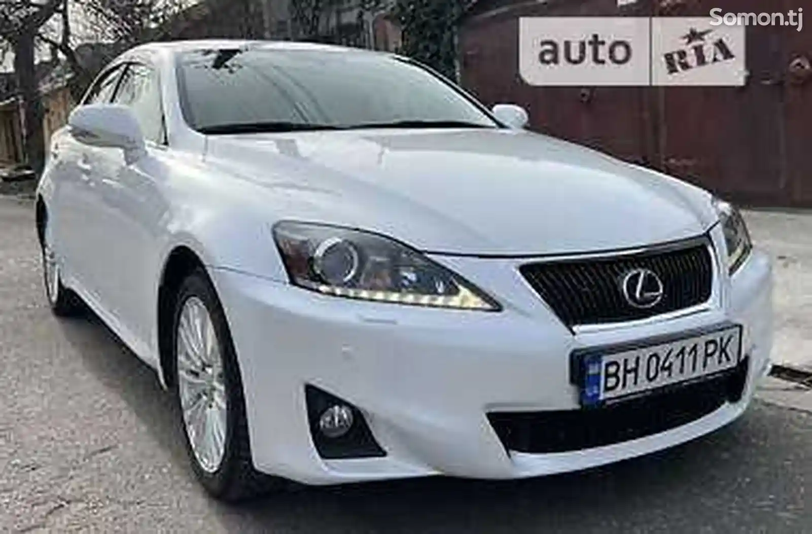 Галоген Lexus is 2010-1