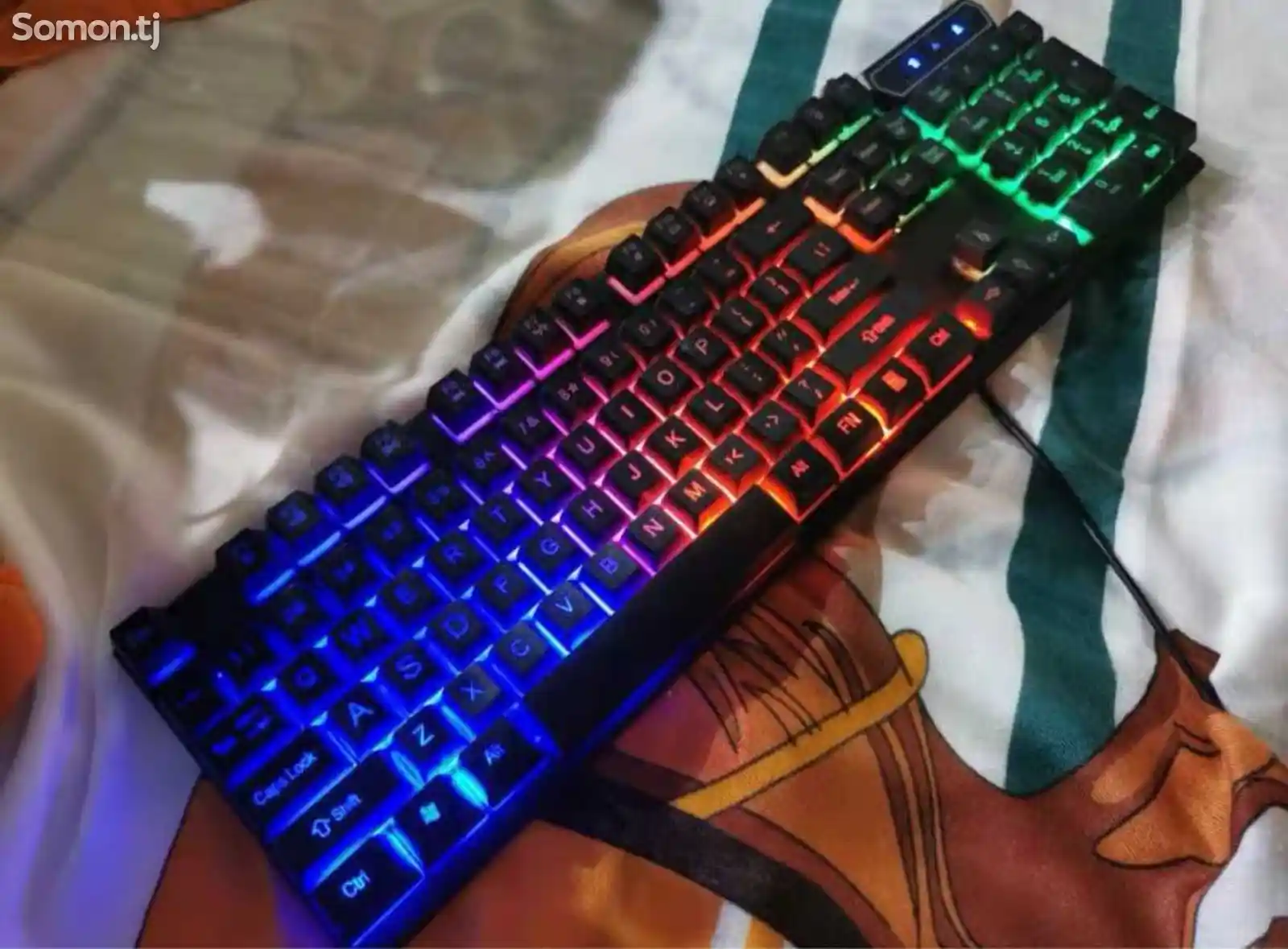 Клавиатура с подсветкой и мышкой-1