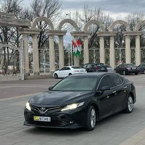 Toyota Camry, 2018