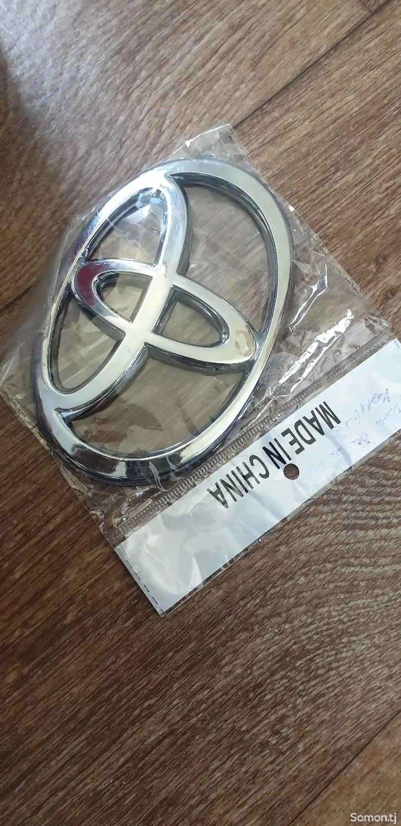 Знак на багаж от Toyota Camry 2