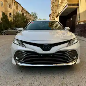 Toyota Camry, 2018