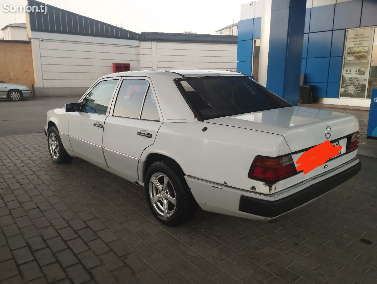 Mercedes-Benz W124, 1990-2