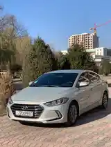 Hyundai Elantra, 2017-2