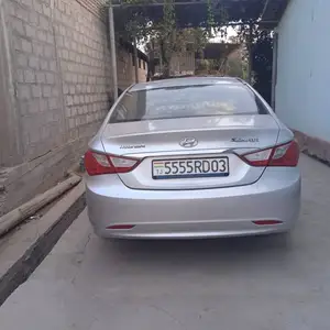 Hyundai Sonata, 2011