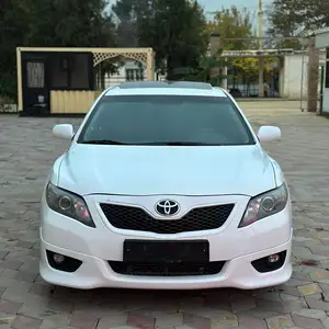 Toyota Camry, 2010