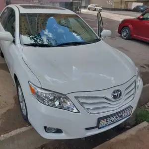 Toyota Camry, 2010