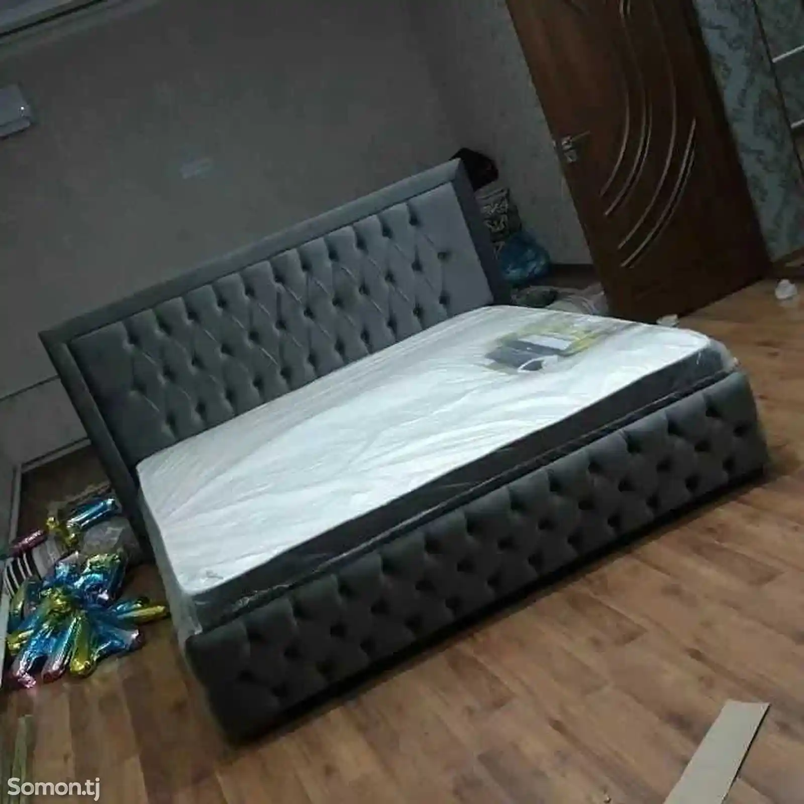 Двуспальная кровать