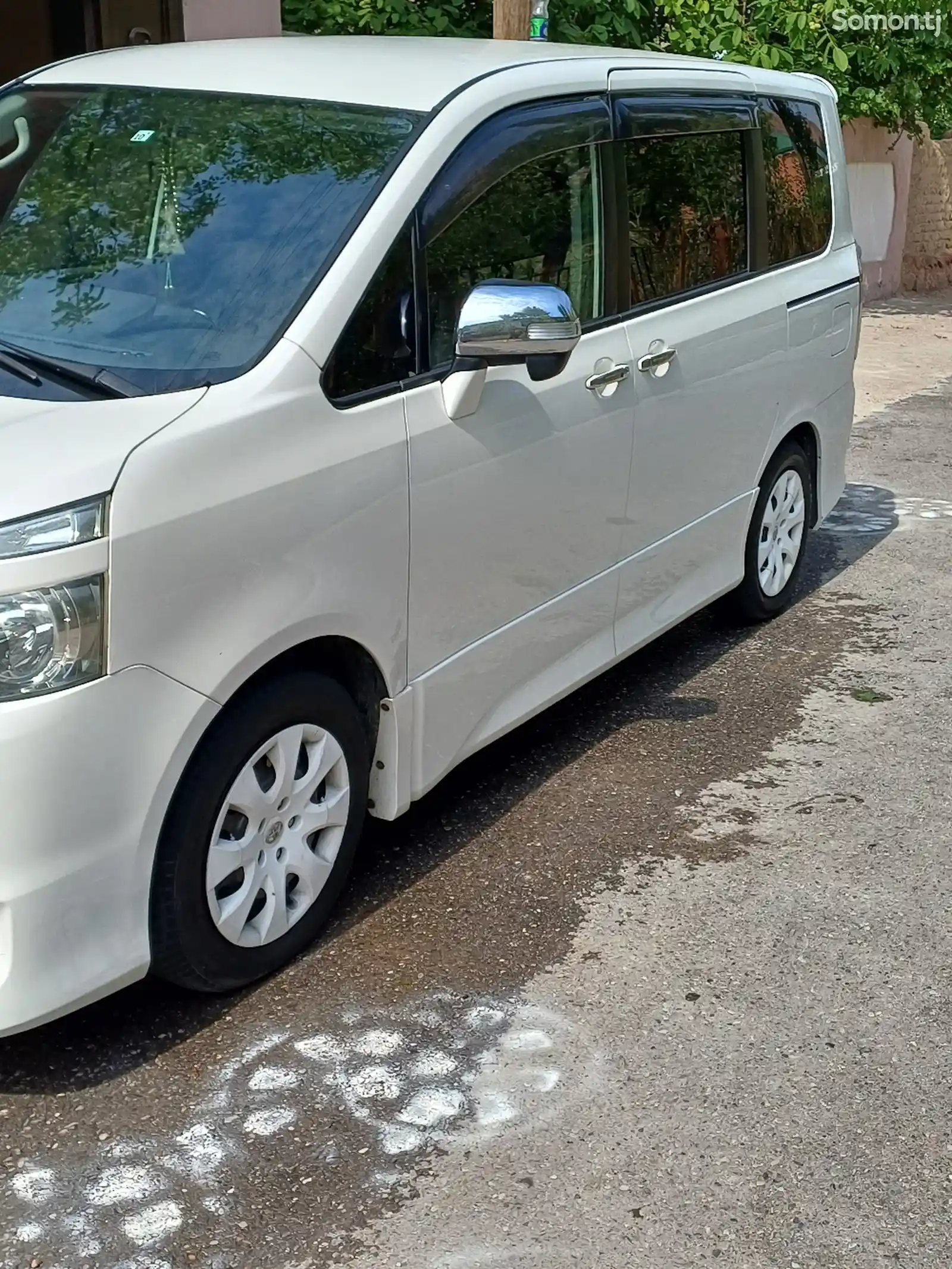 Toyota Voxy, 2009-3