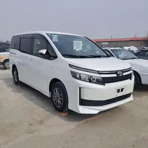 Toyota Voxy, 2014