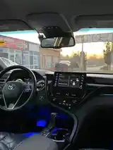 Toyota Camry, 2018-8