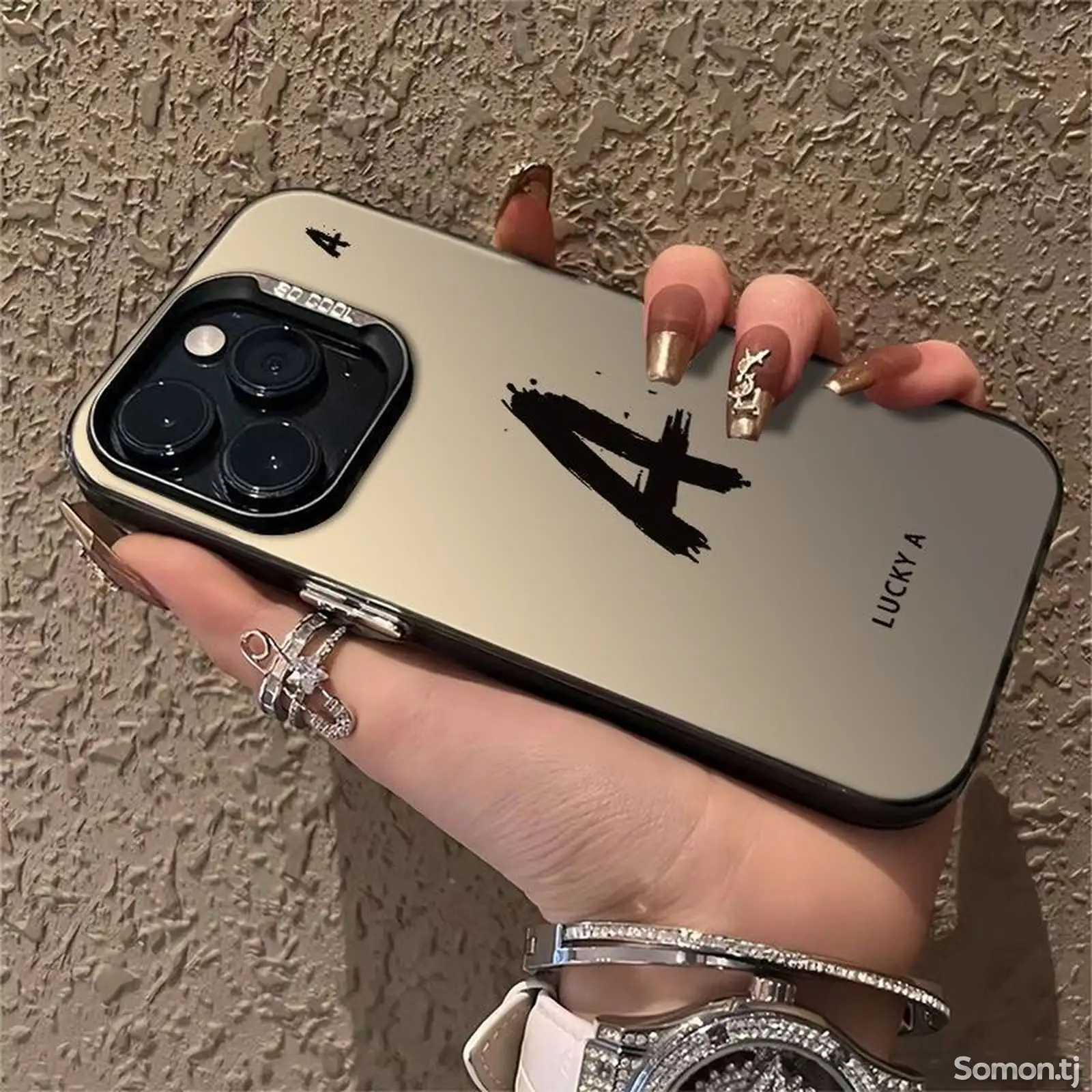 Чехлы для iPhone-1