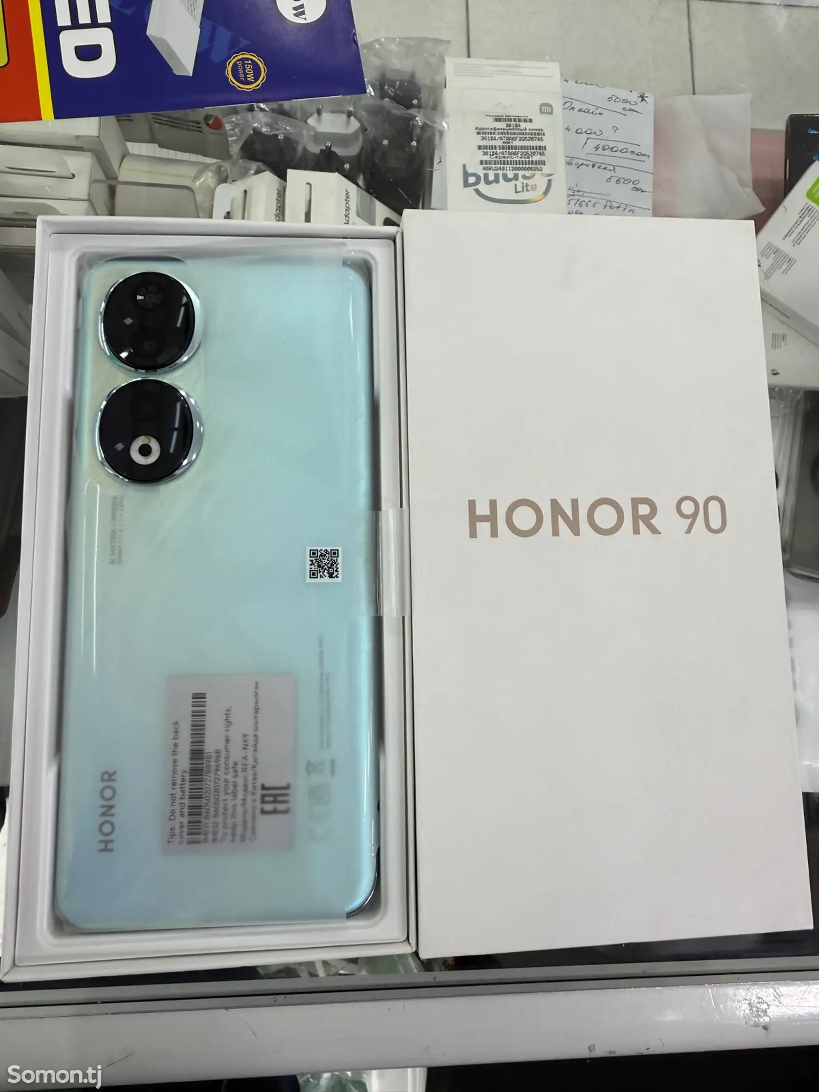 Honor 90