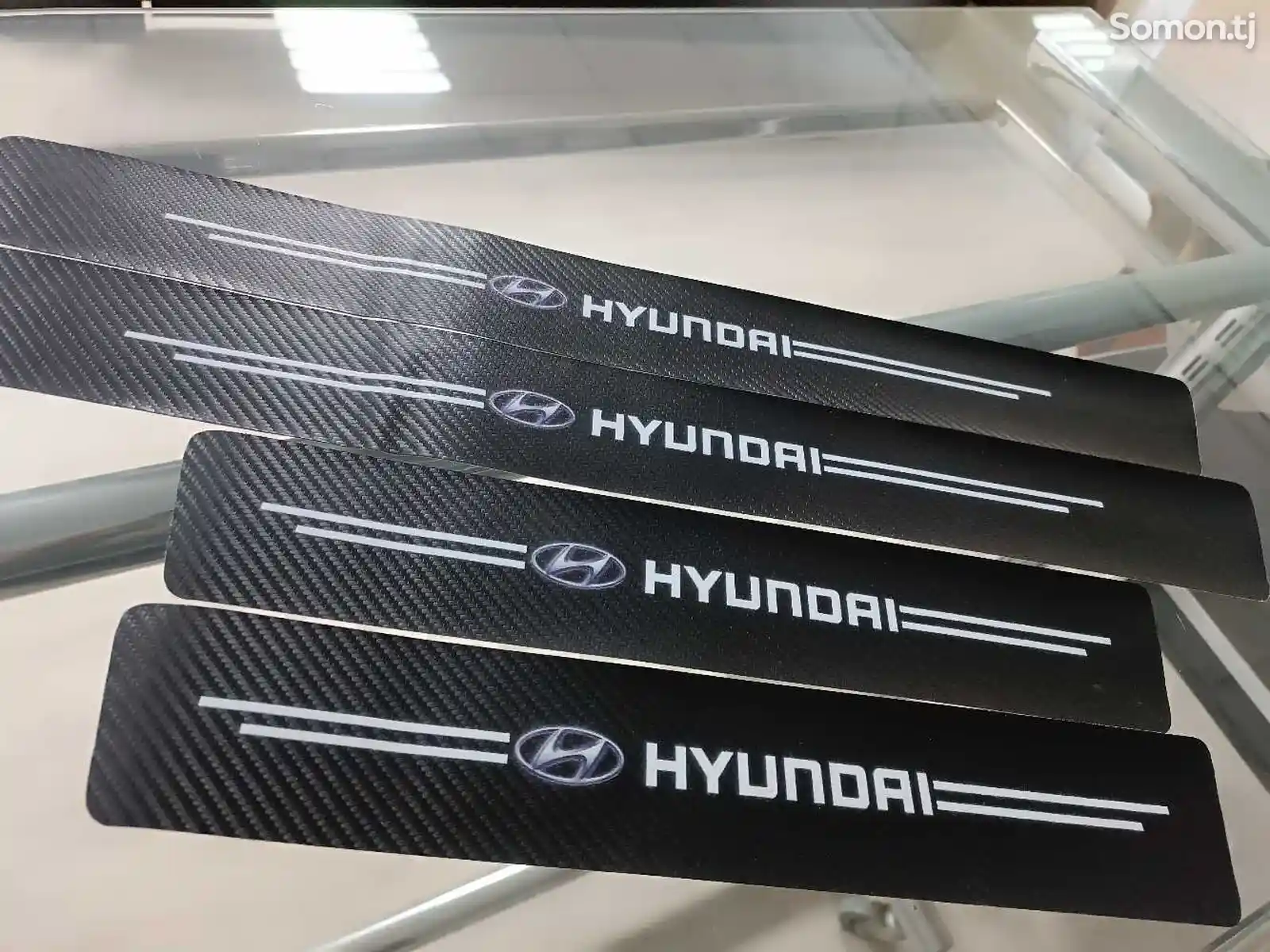 Защитные наклейки на пороги Hyundai-4
