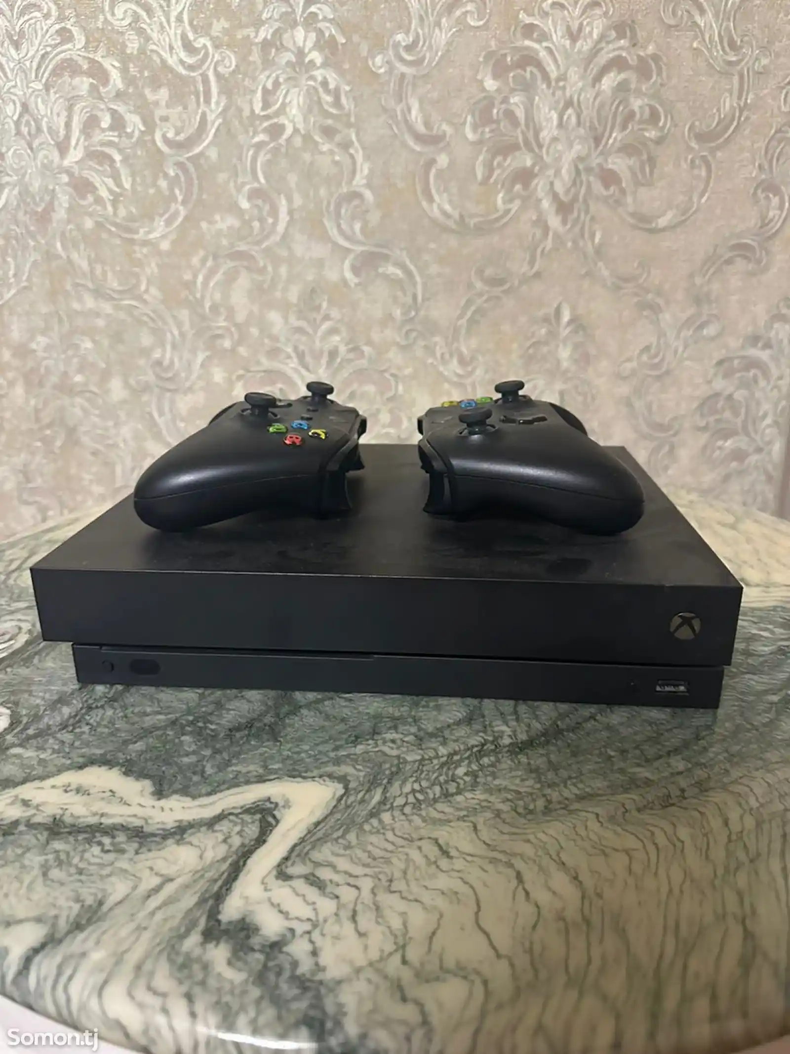 Игровая приставка Xbox-1