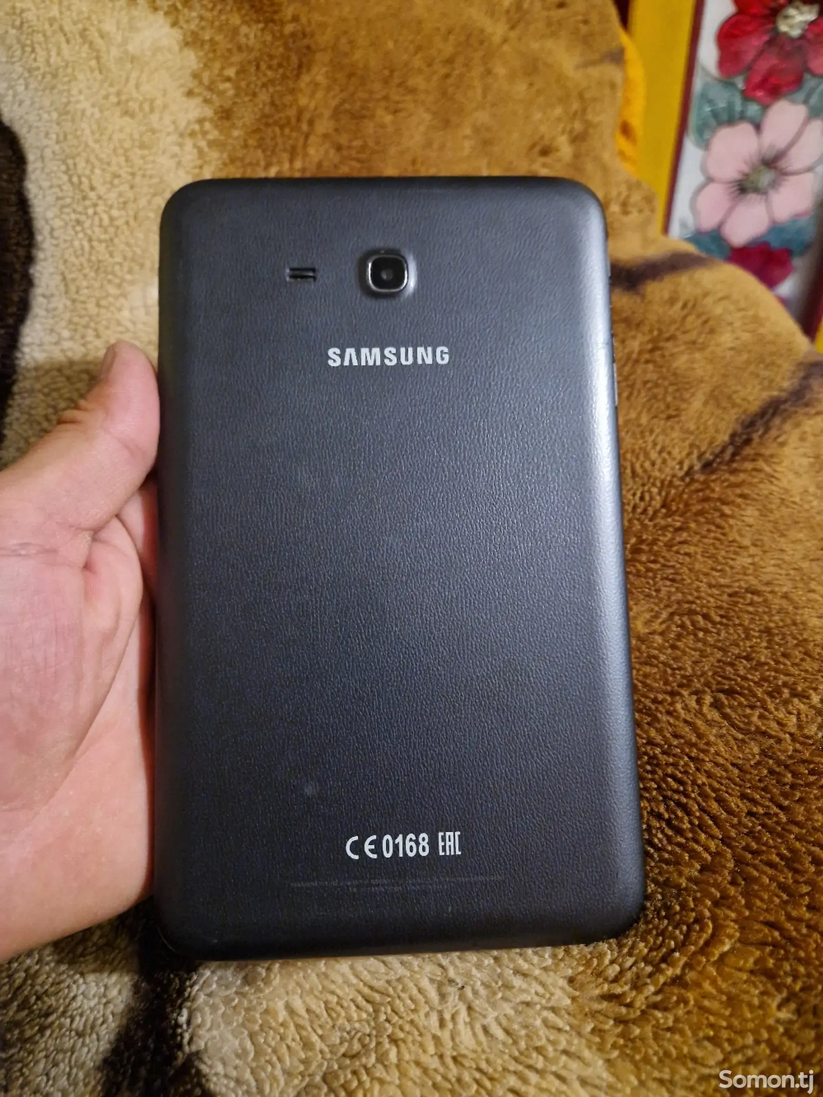 Планшет Samsung Galaxy-1