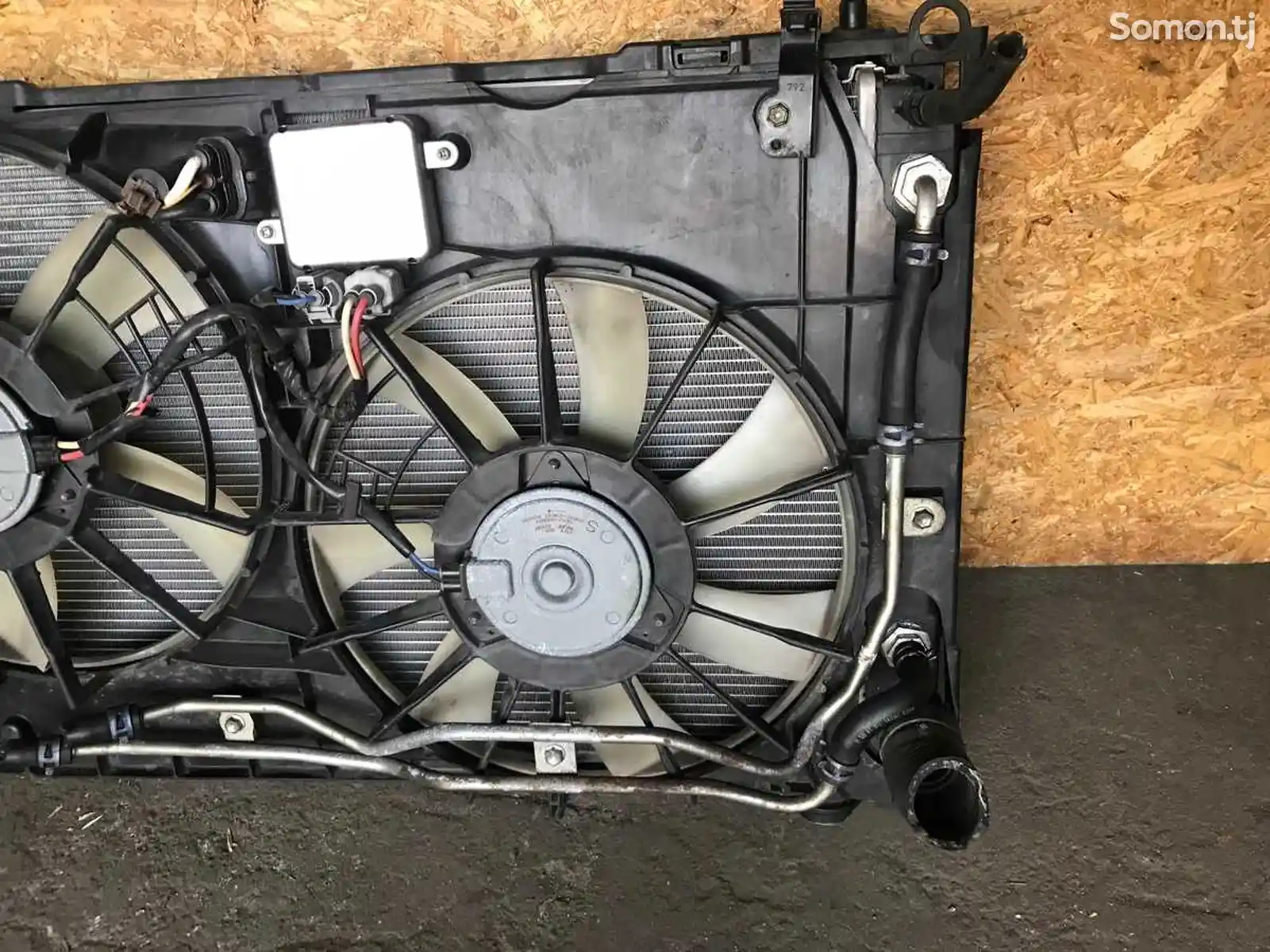 Вентилятор охлаждения двигателя Toyota Estima-5