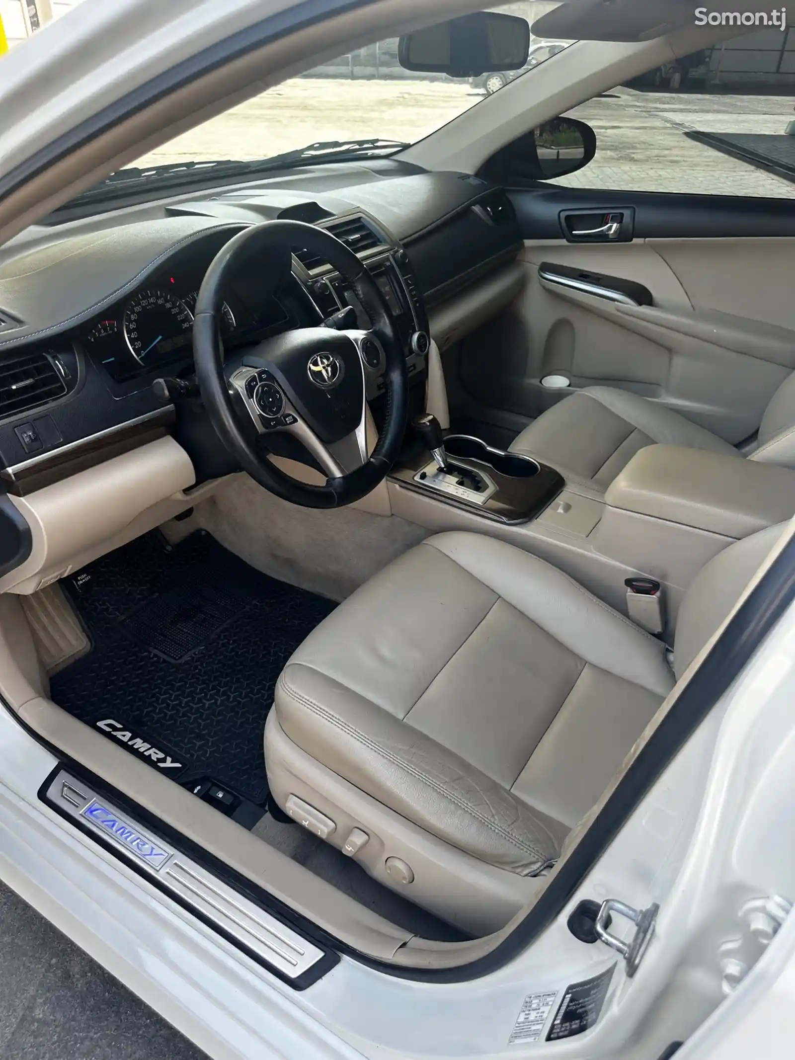 Toyota Camry, 2012-10