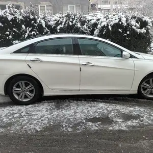 Hyundai Sonata, 2010